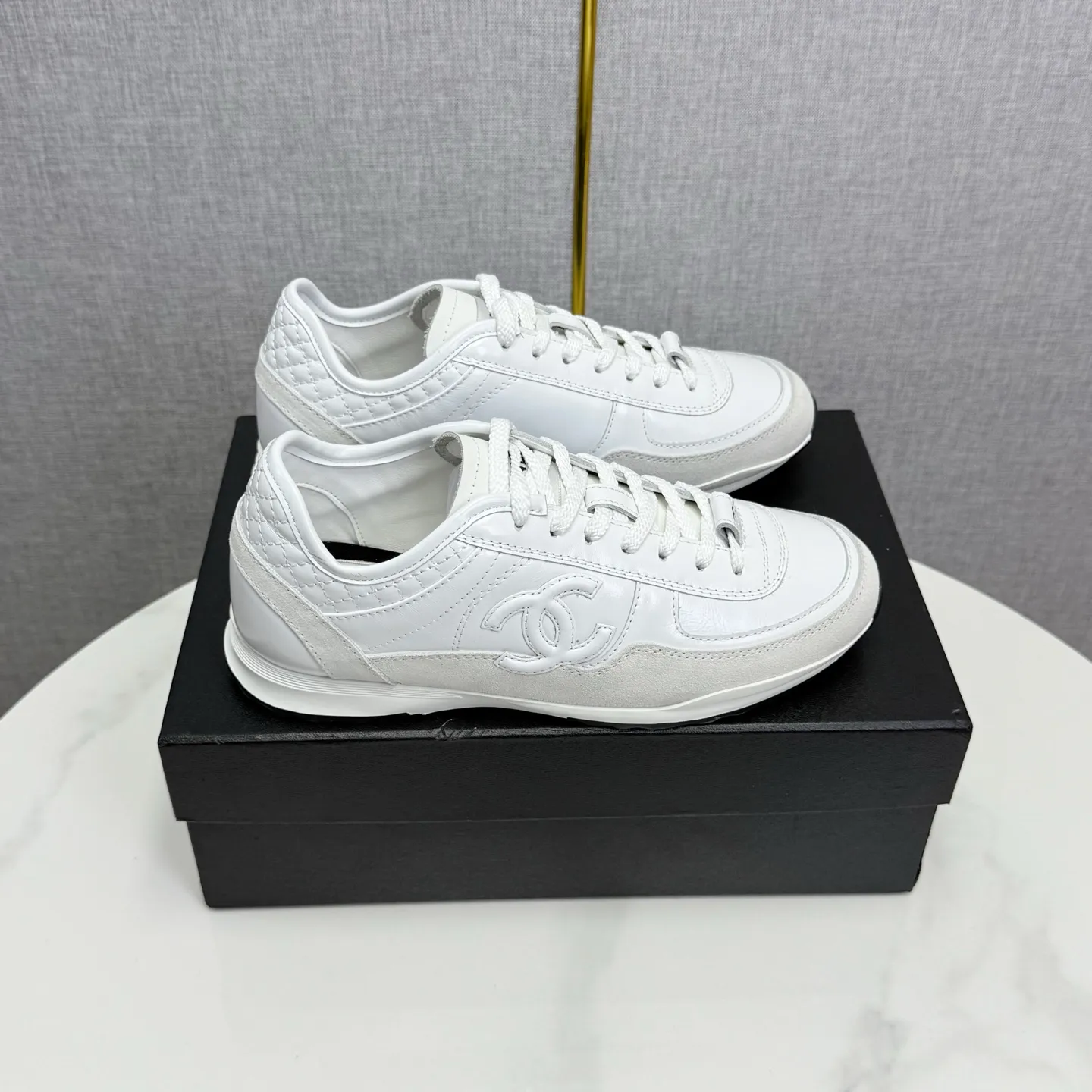 👟👟Ex-factory price 560👟👟Chanel Panda Shoes! 2025 counter's top casual sports shoes. This classic design; the upper is electro-embroidered with a variety of techniques; the outsole is fashionable and sporty; the unusual inclusion of a variety of color matching elements... The diversified mix and match is very good-looking and versatile, and can be used for leisure, fashion, sports, and outdoor... ꫛꫀꪝ Go➫ Materials: ❶Upper made of: original imported first-layer silk cowhide + original waterproof cloth + original first-layer cowhide ❷Inner lining: Original Yangli+wang ❸ Outsole based on: Original TPU combination outsole Counter boutique packaging complete set for women 35–41